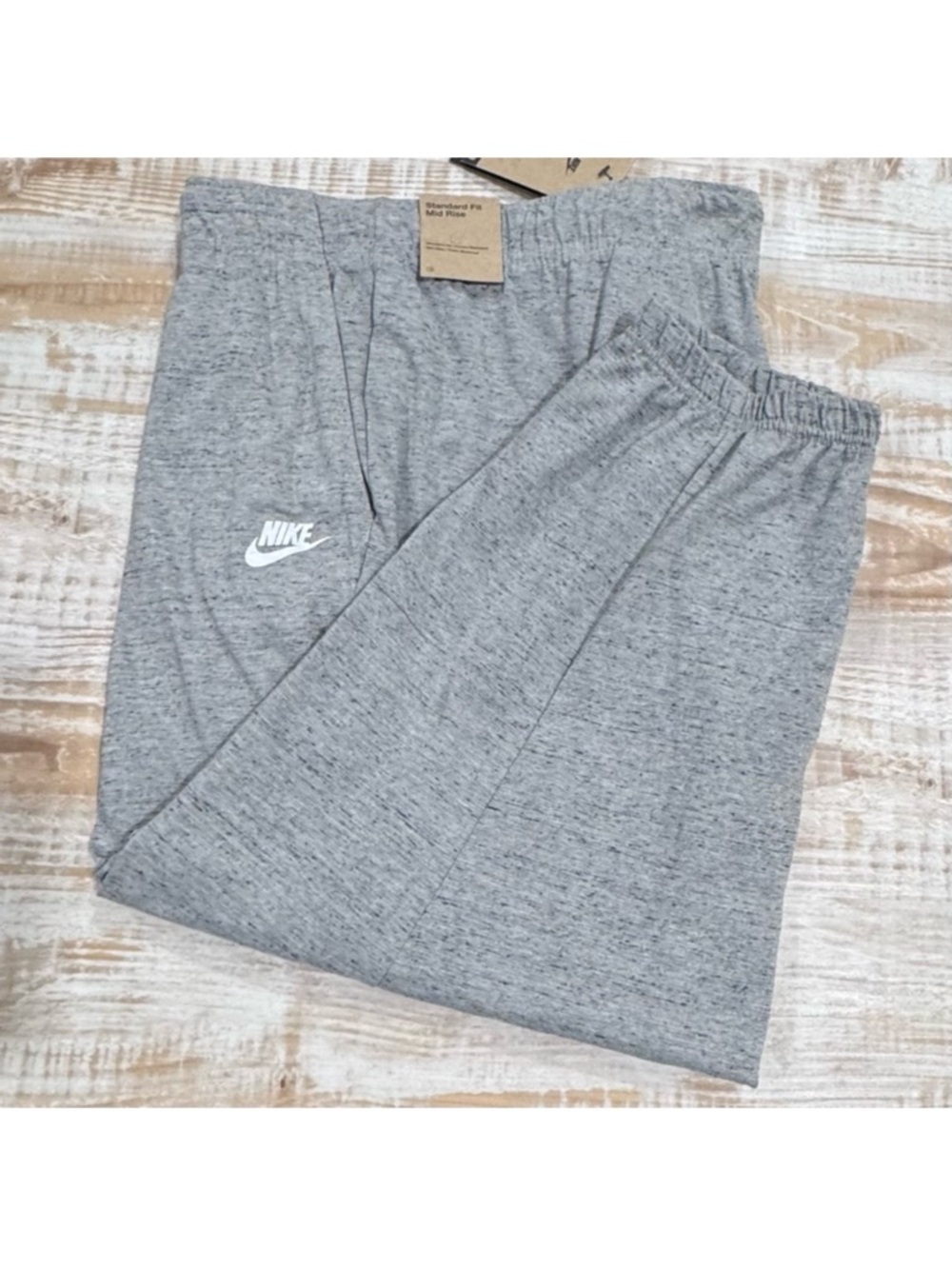 Nike Women’s Sportswear Gym Vintage Heather Gray Capris in Size 3X
